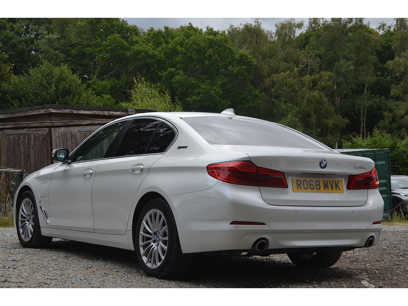BMW 5 Series 2.0 530e 9.2kWh SE Saloon 4dr Petrol Plug-in Hybrid Auto Euro 6 (s/s) (252 ps) | DASH - U11151