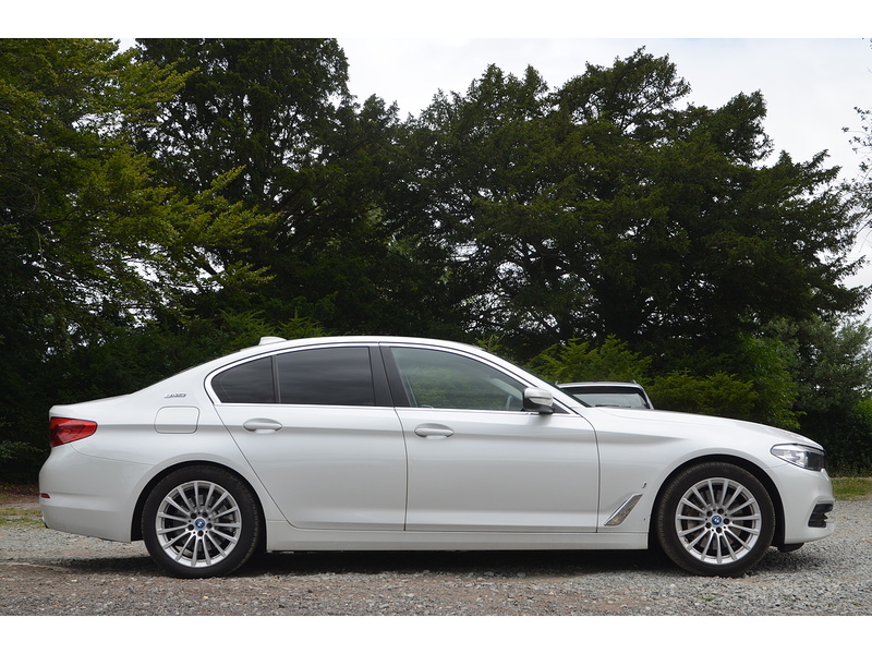 BMW 5 Series 2.0 530e 9.2kWh SE Saloon 4dr Petrol Plug-in Hybrid Auto Euro 6 (s/s) (252 ps) | DASH - U11151