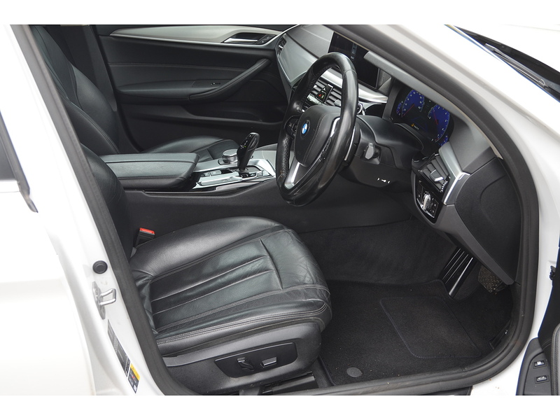 BMW 5 Series 2.0 530e 9.2kWh SE Saloon 4dr Petrol Plug-in Hybrid Auto Euro 6 (s/s) (252 ps) | DASH - U11151