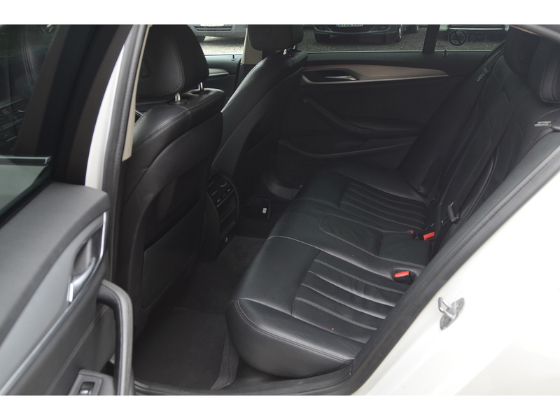 BMW 5 Series 2.0 530e 9.2kWh SE Saloon 4dr Petrol Plug-in Hybrid Auto Euro 6 (s/s) (252 ps) | DASH - U11151