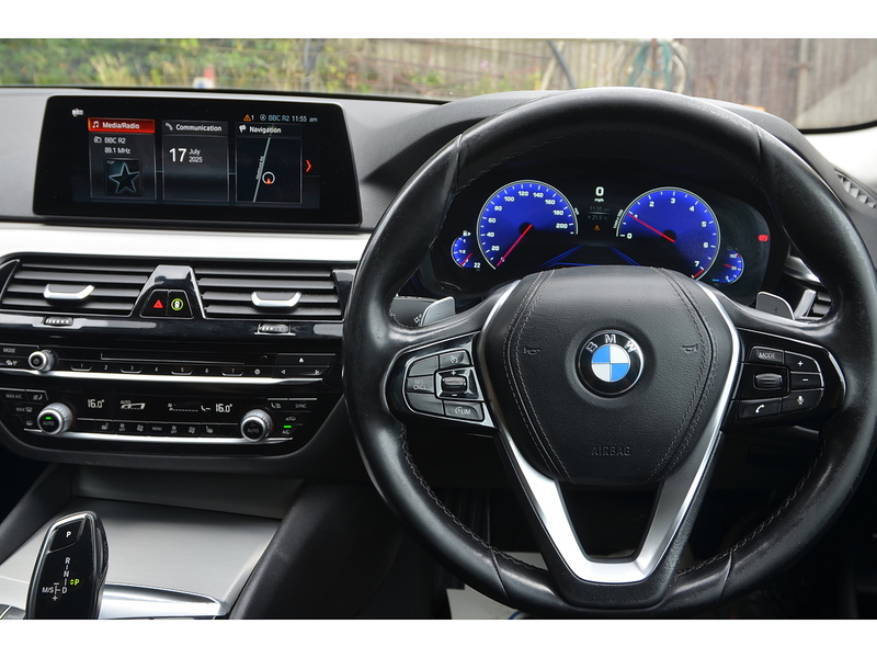BMW 5 Series 2.0 530e 9.2kWh SE Saloon 4dr Petrol Plug-in Hybrid Auto Euro 6 (s/s) (252 ps) | DASH - U11151