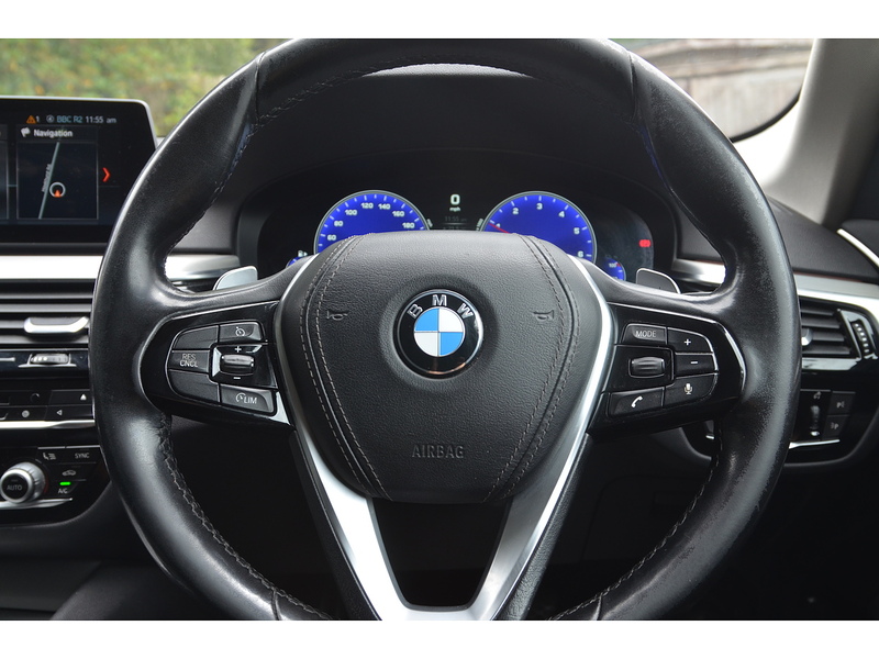 BMW 5 Series 2.0 530e 9.2kWh SE Saloon 4dr Petrol Plug-in Hybrid Auto Euro 6 (s/s) (252 ps) | DASH - U11151