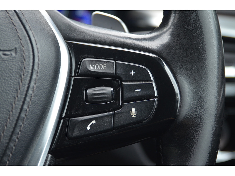 BMW 5 Series 2.0 530e 9.2kWh SE Saloon 4dr Petrol Plug-in Hybrid Auto Euro 6 (s/s) (252 ps) | DASH - U11151