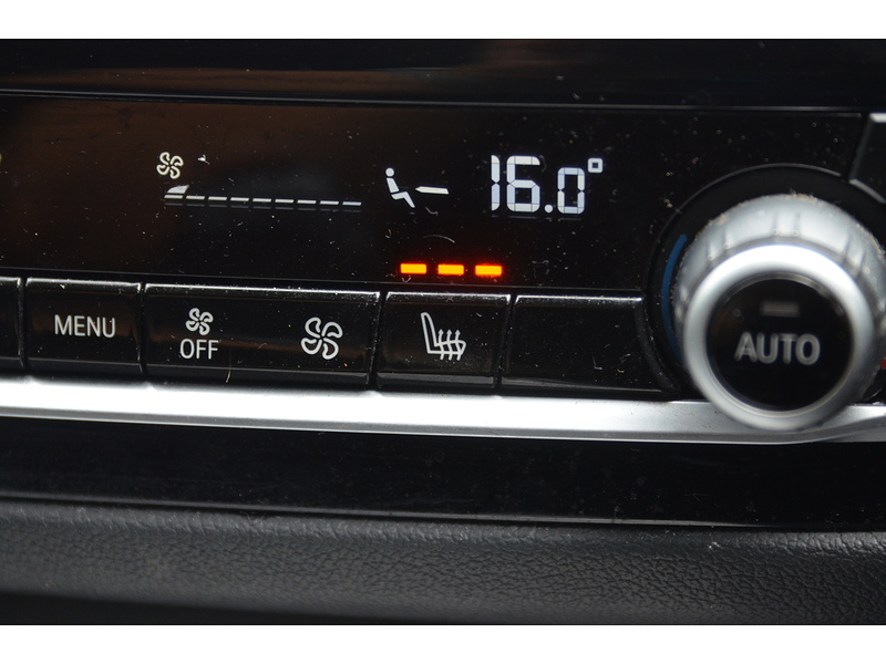 BMW 5 Series 2.0 530e 9.2kWh SE Saloon 4dr Petrol Plug-in Hybrid Auto Euro 6 (s/s) (252 ps) | DASH - U11151