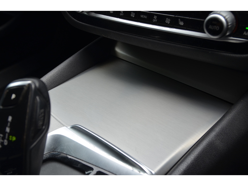 BMW 5 Series 2.0 530e 9.2kWh SE Saloon 4dr Petrol Plug-in Hybrid Auto Euro 6 (s/s) (252 ps) | DASH - U11151