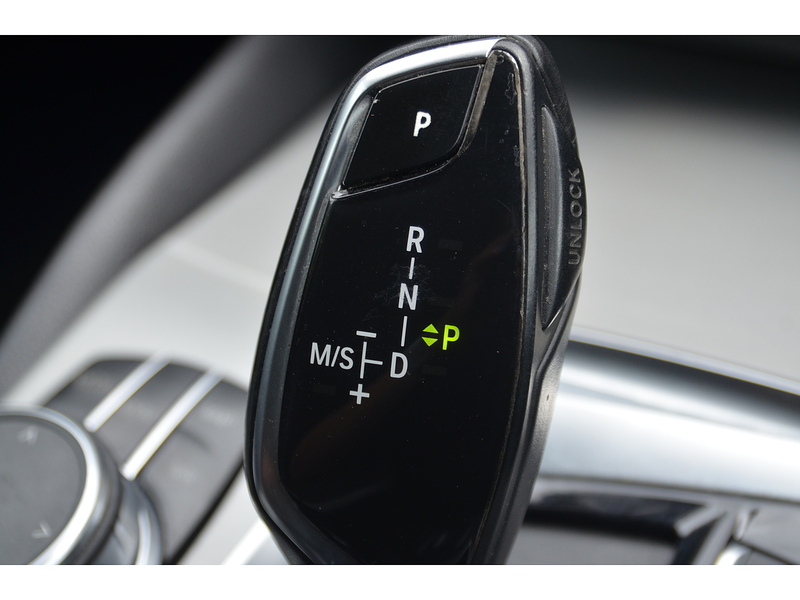 BMW 5 Series 2.0 530e 9.2kWh SE Saloon 4dr Petrol Plug-in Hybrid Auto Euro 6 (s/s) (252 ps) | DASH - U11151