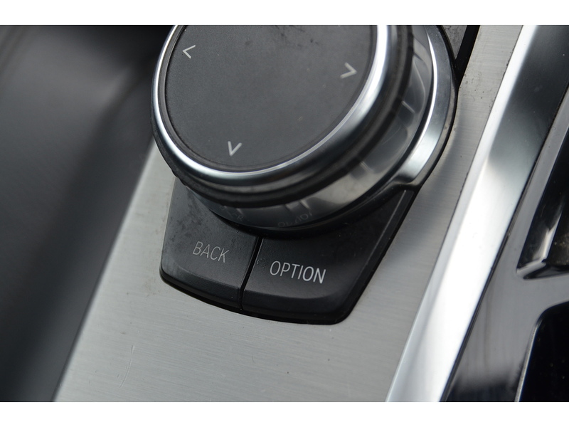 BMW 5 Series 2.0 530e 9.2kWh SE Saloon 4dr Petrol Plug-in Hybrid Auto Euro 6 (s/s) (252 ps) | DASH - U11151