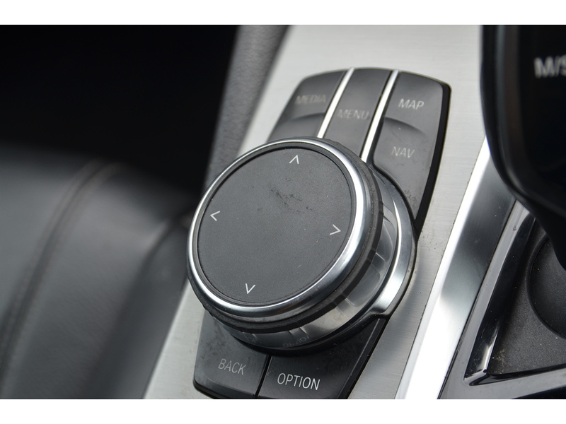 BMW 5 Series 2.0 530e 9.2kWh SE Saloon 4dr Petrol Plug-in Hybrid Auto Euro 6 (s/s) (252 ps) | DASH - U11151