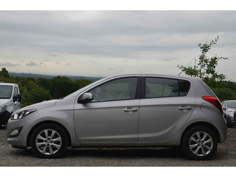 Hyundai i20 1.2 Active Hatchback 5dr Petrol Manual Euro 5 (85 bhp) | VERY LOW MILEAGE|BTOOTH|A/C - U11154