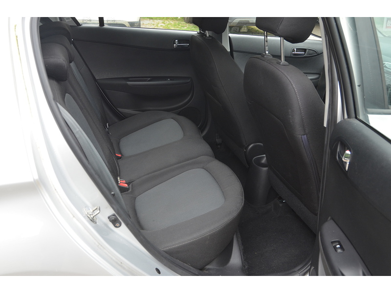 Hyundai i20 1.2 Active Hatchback 5dr Petrol Manual Euro 5 (85 bhp) | VERY LOW MILEAGE|BTOOTH|A/C - U11154