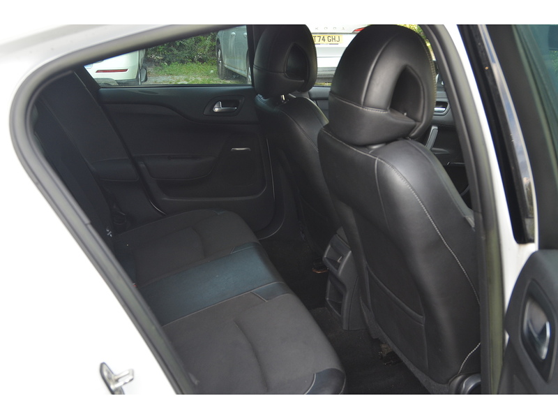 Citroen DS4 1.6 e-HDi Airdream DStyle Hatchback 5dr Diesel Manual Euro 5 (s/s) (115 ps) | - U11155