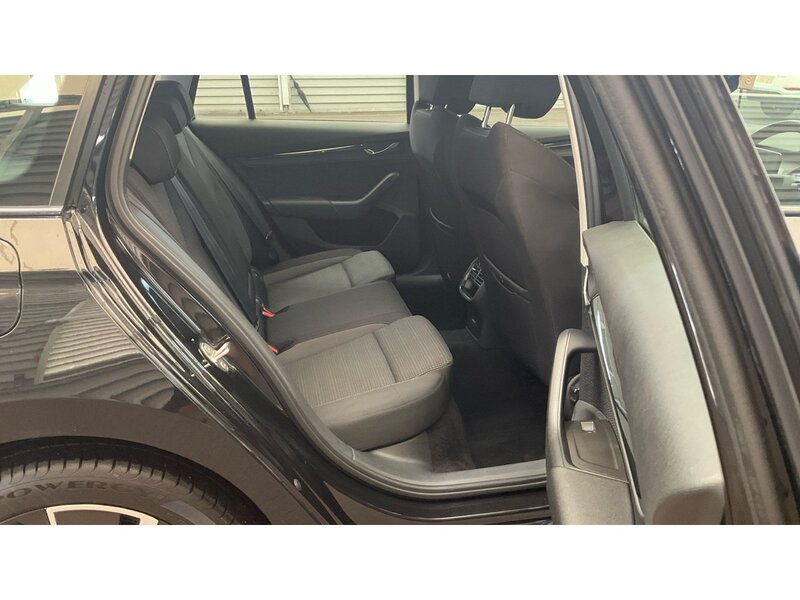 Skoda Octavia 1.4 TSI iV 13kWh SE Technology Estate 5dr Petrol Plug-in Hybrid DSG Euro 6 (s/s) (204 ps) - U11165