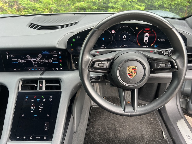 Porsche Taycan Performance Plus 93.4kWh 4S Saloon 4dr Electric Auto 4WD (571 ps) - U11167