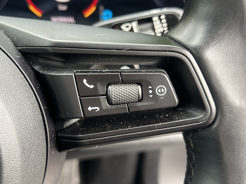 Porsche Taycan Performance Plus 93.4kWh 4S Saloon 4dr Electric Auto 4WD (571 ps) - U11167