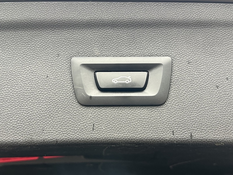 BMW iX 40 76.6kWh M Sport SUV 5dr Electric Auto xDrive (326 ps) - U11169