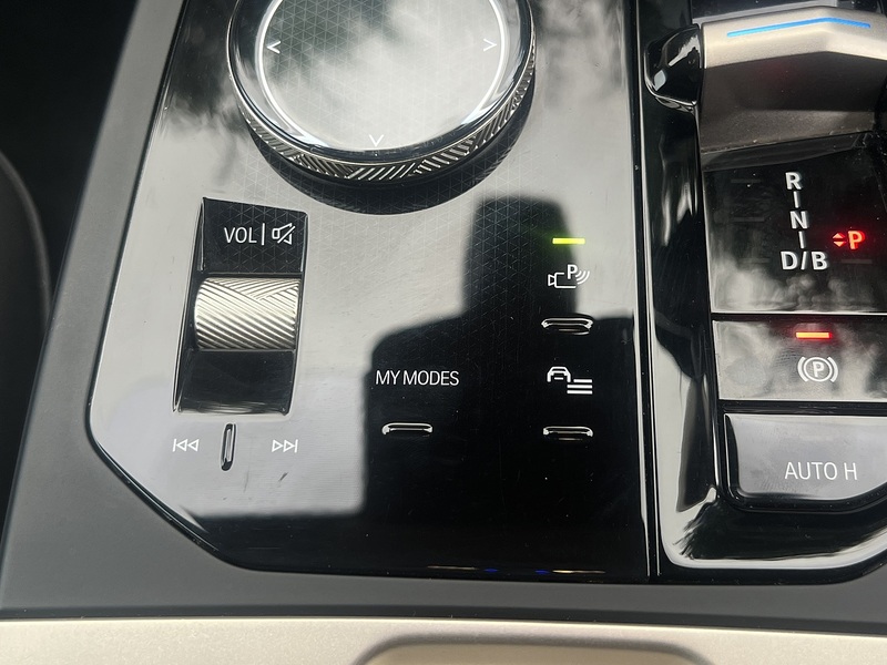 BMW iX 40 76.6kWh M Sport SUV 5dr Electric Auto xDrive (326 ps) - U11169