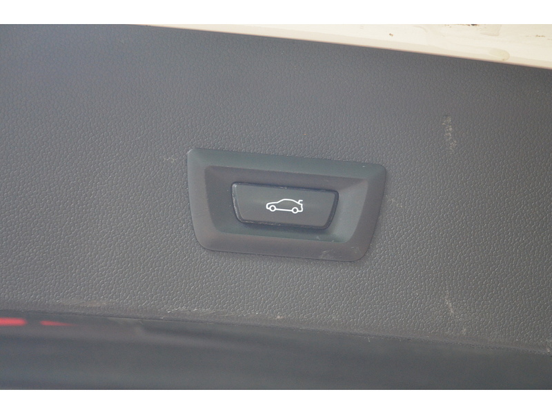 BMW iX 40 76.6kWh Sport SUV 5dr Electric Auto xDrive (11kW Charger) (326 ps) - U11170