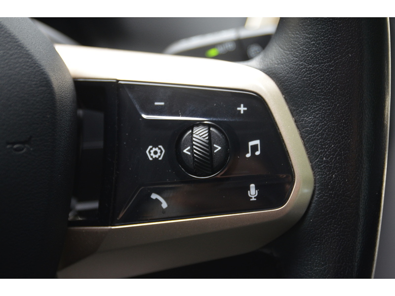 BMW iX 40 76.6kWh Sport SUV 5dr Electric Auto xDrive (11kW Charger) (326 ps) - U11170