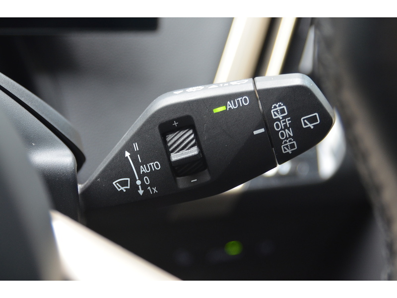 BMW iX 40 76.6kWh Sport SUV 5dr Electric Auto xDrive (11kW Charger) (326 ps) - U11170