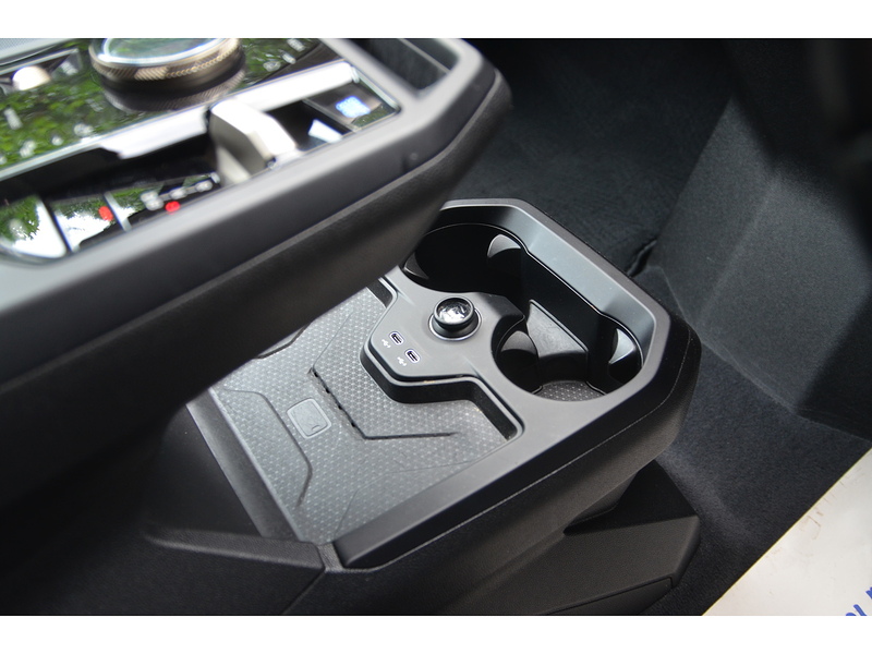 BMW iX 40 76.6kWh Sport SUV 5dr Electric Auto xDrive (11kW Charger) (326 ps) - U11170