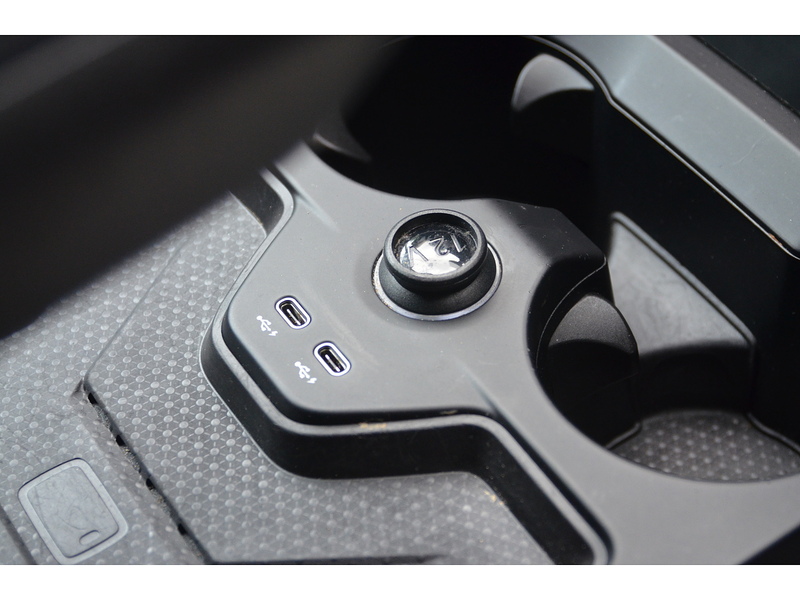 BMW iX 40 76.6kWh Sport SUV 5dr Electric Auto xDrive (11kW Charger) (326 ps) - U11170