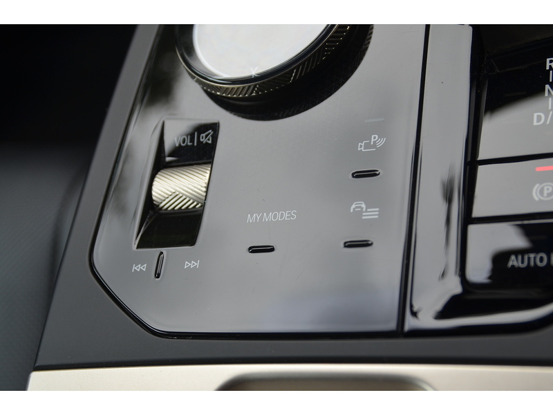 BMW iX 40 76.6kWh Sport SUV 5dr Electric Auto xDrive (11kW Charger) (326 ps) - U11170