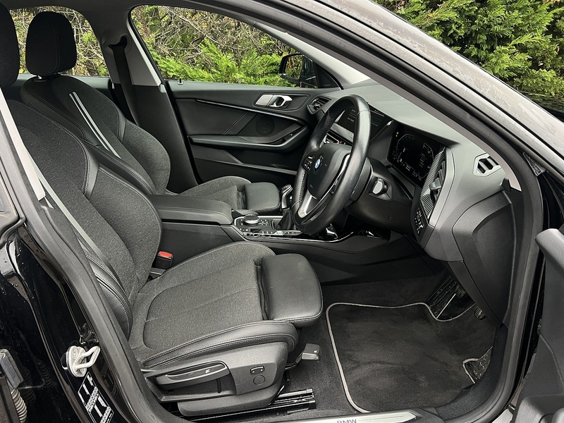 BMW 2 Series Gran Coupe 1.5 218i Sport (LCP) Saloon 4dr Petrol Manual Euro 6 (s/s) (136 ps) - U11171