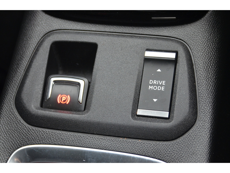 Vauxhall Corsa Electric 50kWh Elite Nav Hatchback 5dr Electric Auto (7.4Kw Charger) (136 ps) | COLD PACK|P/SENSORS|1 OWNER - U11182