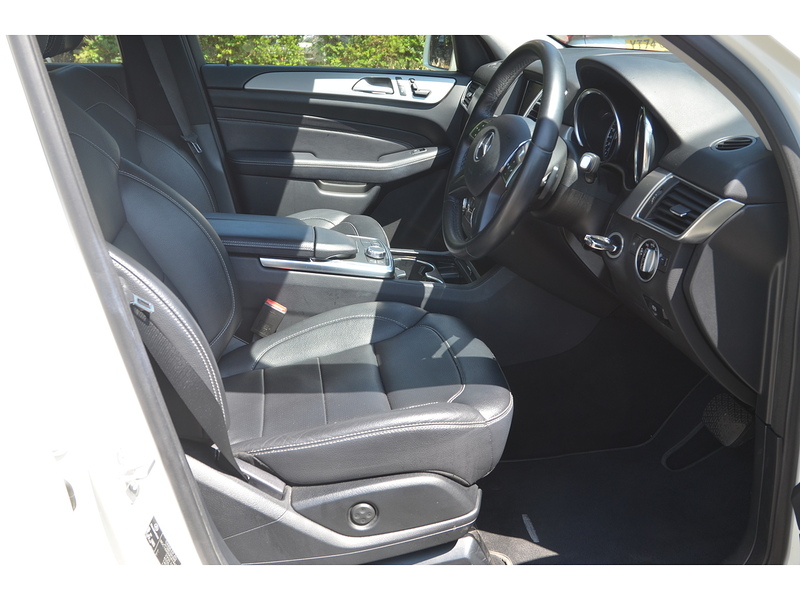 Mercedes-Benz M Class 2.1 ML250 BlueTEC Special Edition SUV 5dr Diesel G-Tronic 4WD Euro 6 (s/s) (204 ps) | TOW - U11190