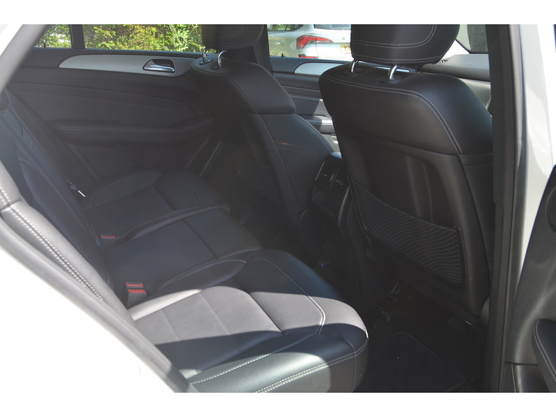 Mercedes-Benz M Class 2.1 ML250 BlueTEC Special Edition SUV 5dr Diesel G-Tronic 4WD Euro 6 (s/s) (204 ps) | TOW - U11190