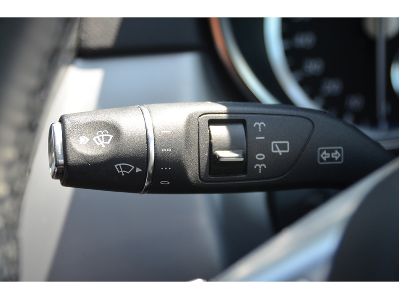 Mercedes-Benz M Class 2.1 ML250 BlueTEC Special Edition SUV 5dr Diesel G-Tronic 4WD Euro 6 (s/s) (204 ps) | TOW - U11190