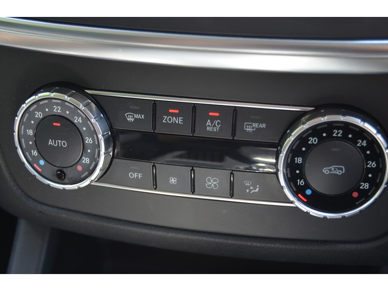 Mercedes-Benz M Class 2.1 ML250 BlueTEC Special Edition SUV 5dr Diesel G-Tronic 4WD Euro 6 (s/s) (204 ps) | TOW - U11190