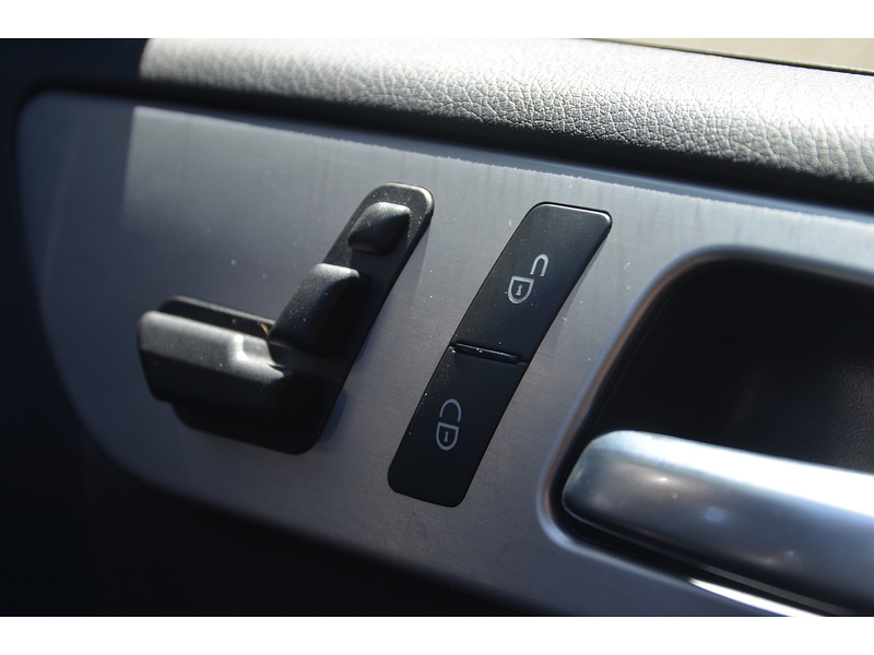 Mercedes-Benz M Class 2.1 ML250 BlueTEC Special Edition SUV 5dr Diesel G-Tronic 4WD Euro 6 (s/s) (204 ps) | TOW - U11190