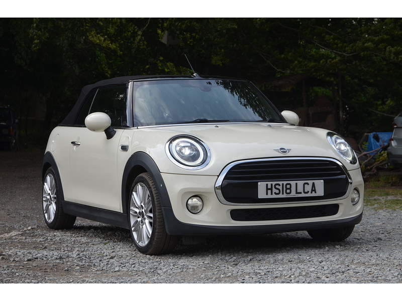 MINI Convertible 1.5 Cooper Convertible 2dr Petrol Steptronic Euro 6 (s/s) (136 ps) | CHILI PACK|R/CAM|APPLE|NAV - U11191