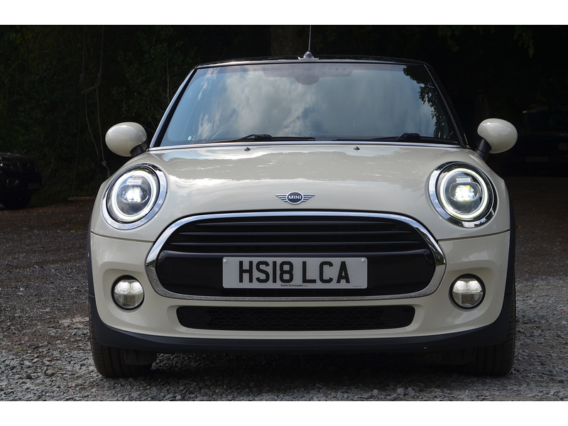MINI Convertible 1.5 Cooper Convertible 2dr Petrol Steptronic Euro 6 (s/s) (136 ps) | CHILI PACK|R/CAM|APPLE|NAV - U11191