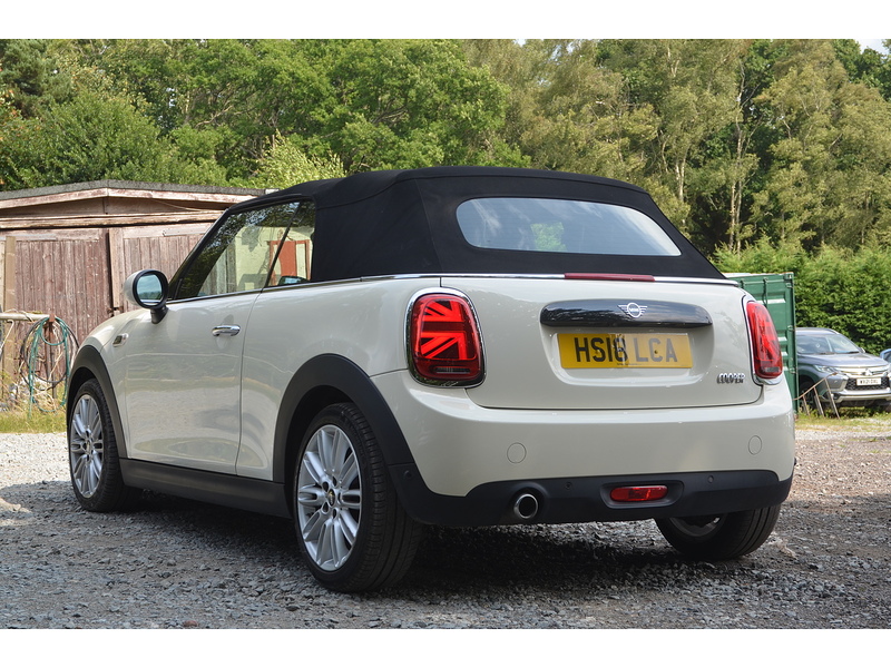 MINI Convertible 1.5 Cooper Convertible 2dr Petrol Steptronic Euro 6 (s/s) (136 ps) | CHILI PACK|R/CAM|APPLE|NAV - U11191
