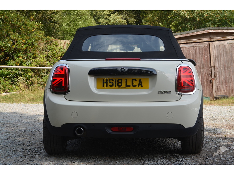 MINI Convertible 1.5 Cooper Convertible 2dr Petrol Steptronic Euro 6 (s/s) (136 ps) | CHILI PACK|R/CAM|APPLE|NAV - U11191