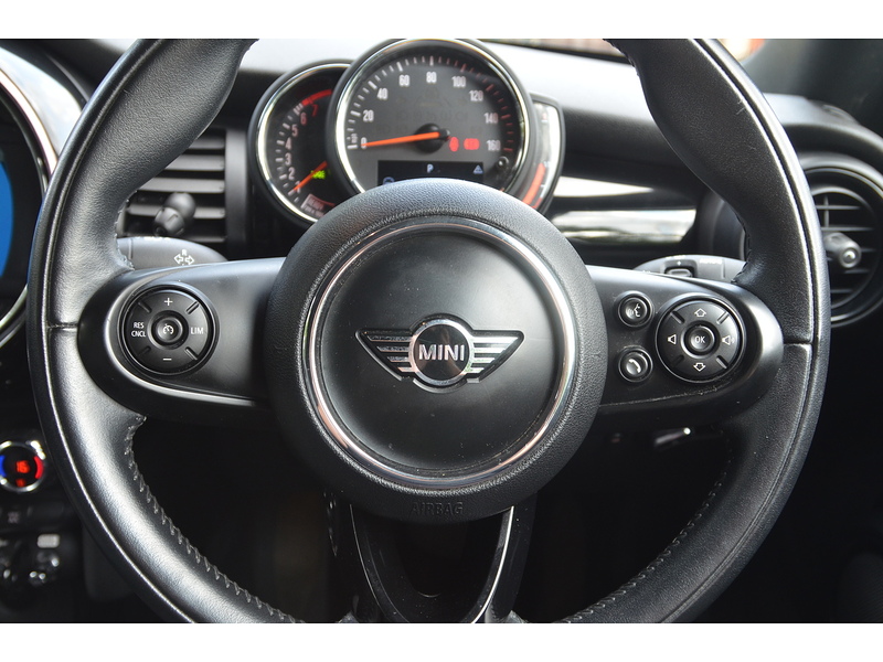 MINI Convertible 1.5 Cooper Convertible 2dr Petrol Steptronic Euro 6 (s/s) (136 ps) | CHILI PACK|R/CAM|APPLE|NAV - U11191