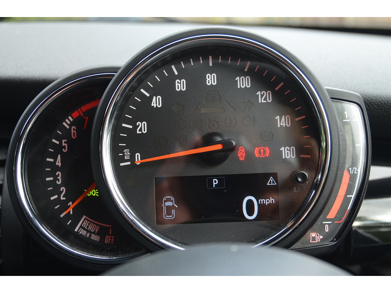 MINI Convertible 1.5 Cooper Convertible 2dr Petrol Steptronic Euro 6 (s/s) (136 ps) | CHILI PACK|R/CAM|APPLE|NAV - U11191
