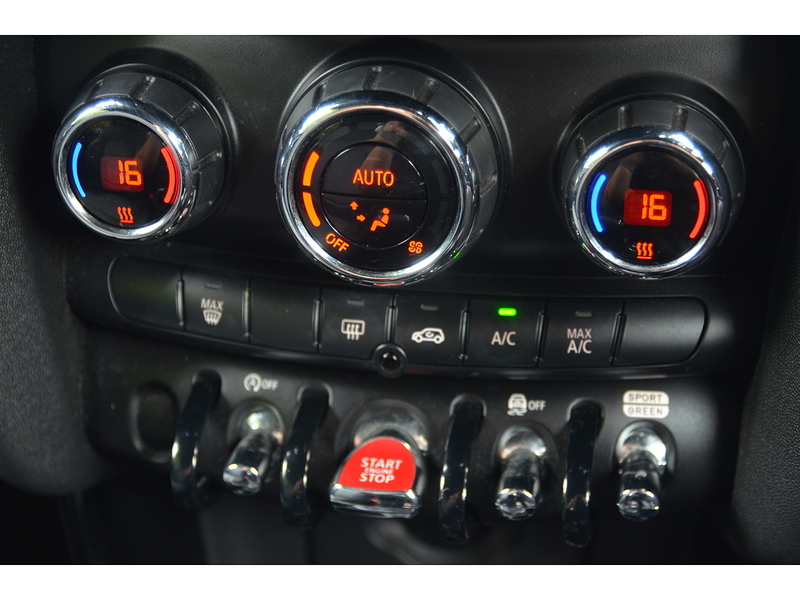 MINI Convertible 1.5 Cooper Convertible 2dr Petrol Steptronic Euro 6 (s/s) (136 ps) | CHILI PACK|R/CAM|APPLE|NAV - U11191