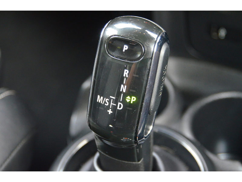 MINI Convertible 1.5 Cooper Convertible 2dr Petrol Steptronic Euro 6 (s/s) (136 ps) | CHILI PACK|R/CAM|APPLE|NAV - U11191