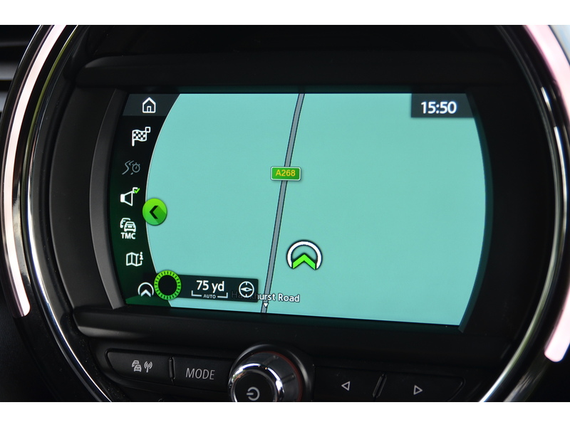 MINI Convertible 1.5 Cooper Convertible 2dr Petrol Steptronic Euro 6 (s/s) (136 ps) | CHILI PACK|R/CAM|APPLE|NAV - U11191