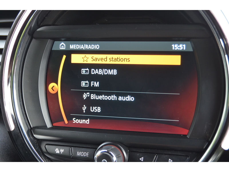 MINI Convertible 1.5 Cooper Convertible 2dr Petrol Steptronic Euro 6 (s/s) (136 ps) | CHILI PACK|R/CAM|APPLE|NAV - U11191