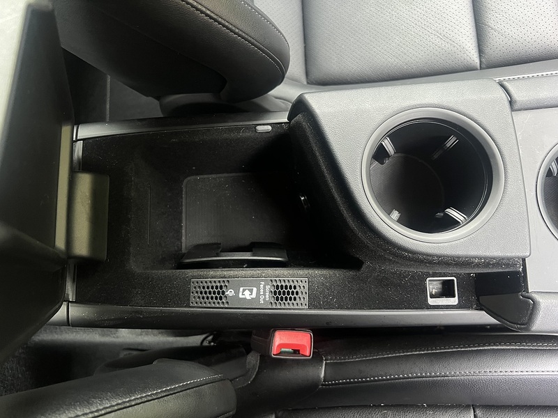 Porsche Taycan Performance 79.2kWh Saloon 4dr Electric Auto RWD (11kW Charger) (408 ps) | P/ASSIST|H/SEATS|1 - U11193