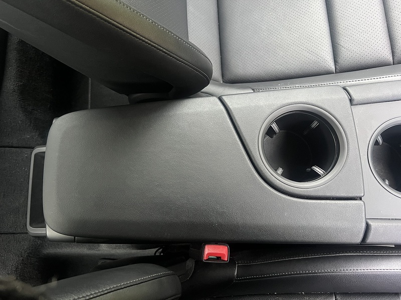 Porsche Taycan Performance 79.2kWh Saloon 4dr Electric Auto RWD (11kW Charger) (408 ps) | P/ASSIST|H/SEATS|1 - U11193