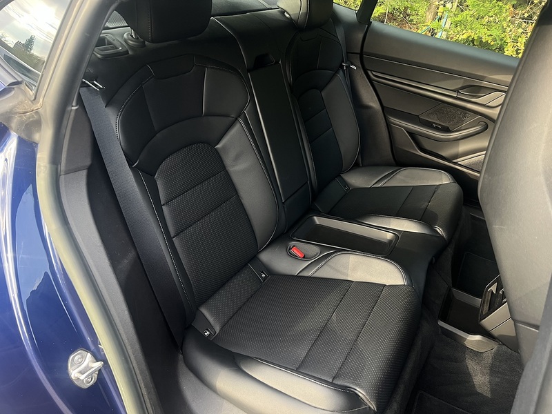 Porsche Taycan Performance 79.2kWh Saloon 4dr Electric Auto RWD (11kW Charger) (408 ps) | P/ASSIST|H/SEATS|1 - U11193