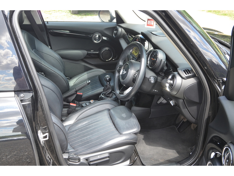 MINI Hatch 1.5 Cooper Hatchback 5dr Petrol Manual Euro 6 (s/s) (136 ps) | PAN ROOF|H/SEATS|P/SENSORS|NAV - U11195