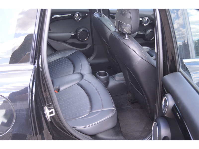 MINI Hatch 1.5 Cooper Hatchback 5dr Petrol Manual Euro 6 (s/s) (136 ps) | PAN ROOF|H/SEATS|P/SENSORS|NAV - U11195