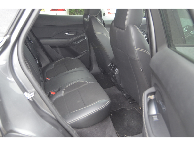 Jaguar E-PACE 2.0 D150 R-Dynamic SUV 5dr Diesel Manual Euro 6 (s/s) (150 ps) | PRIVACY|R/CAM|APPLE|CRUISE - U11200