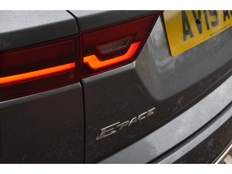 Jaguar E-PACE 2.0 D150 R-Dynamic SUV 5dr Diesel Manual Euro 6 (s/s) (150 ps) | PRIVACY|R/CAM|APPLE|CRUISE - U11200